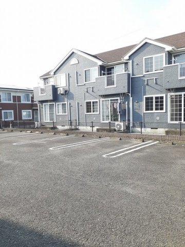 ヴィラエミネンス　Ｃの駐車場|車をお持ちの方に嬉しい駐車場付きの物件です