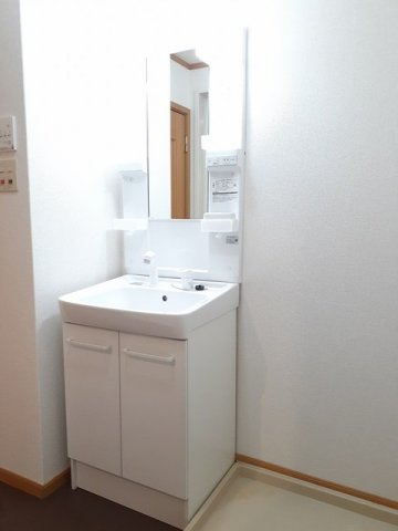 ヴィラエミネンス　Ｃの洗面所|使いやすい洗面所です