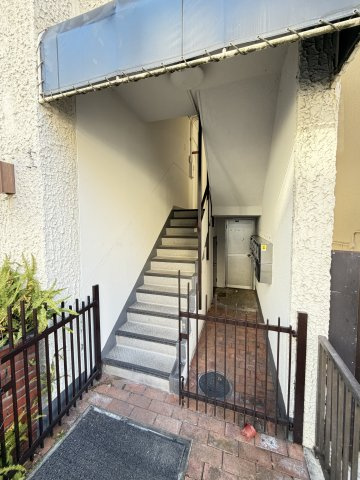嶋田パールハイツのエントランス