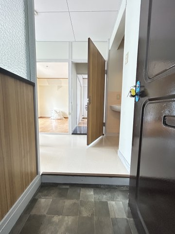 嶋田パールハイツの玄関