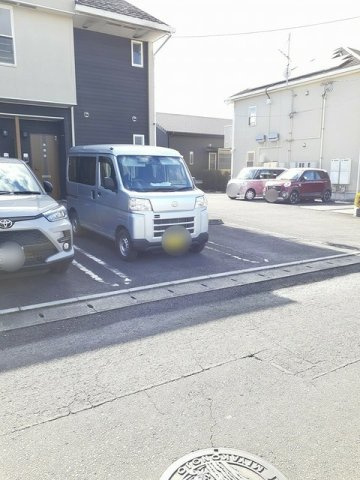 メゾン・ヴィオラ　Ａ棟の駐車場|駐車場完備です