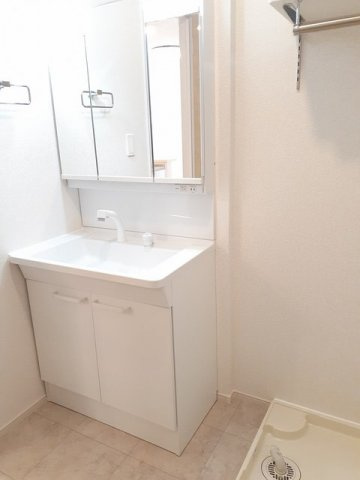 グランブルー　Ｂの洗面所|スペースが確保できる洗面所です