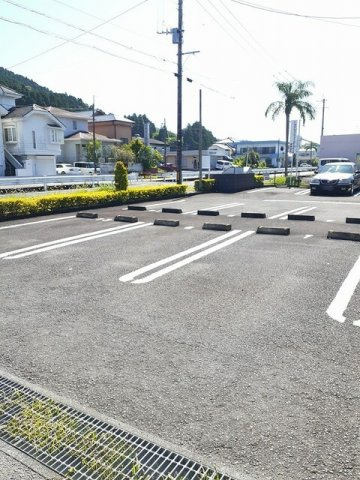 カーサ・クラレの駐車場|カースペースがあります