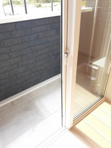 ＵＧ－ＬＩＮＥ　Ⅰのバルコニー|外からの目が気にならないバルコニーで洗濯物が干せます