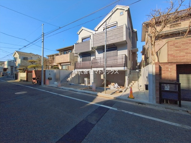練馬区関町北4丁目　太陽光×制震×車庫　低炭素住宅　全2棟の前面道路含む現地写真