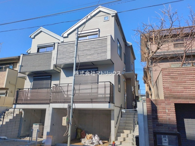 練馬区関町北4丁目　太陽光×制震×車庫　低炭素住宅　全2棟の外観