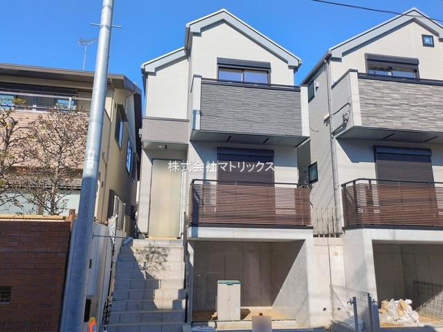 練馬区関町北4丁目　太陽光×制震×車庫　低炭素住宅　全2棟の外観