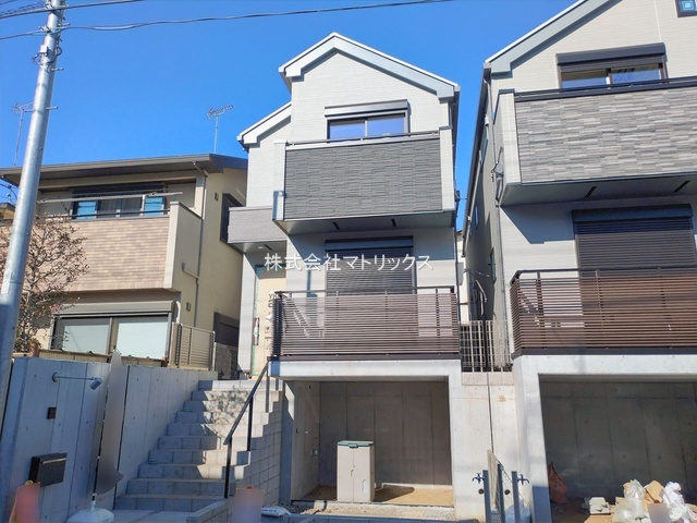 練馬区関町北4丁目　太陽光×制震×車庫　低炭素住宅　全2棟の外観