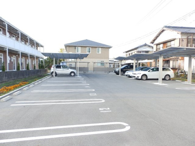 【駐車場】 | ハッピークローバー