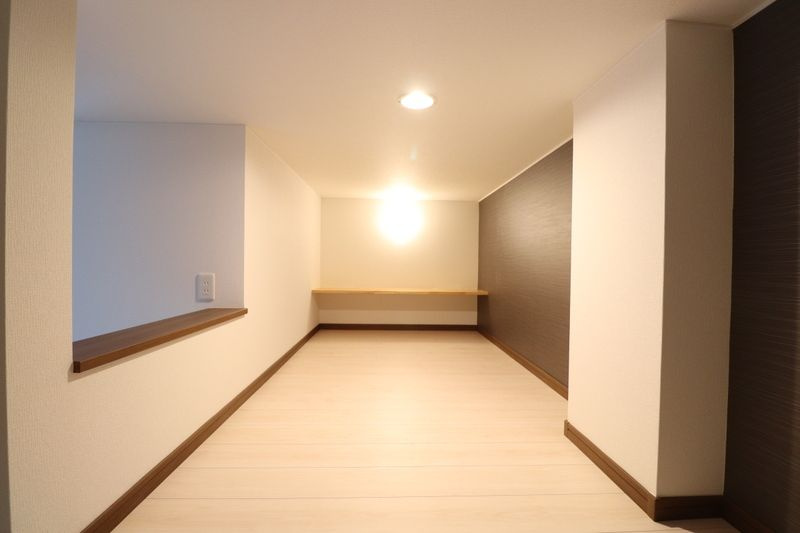 福岡市東区箱崎２丁目のアパートの居間・リビング