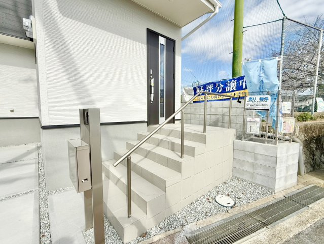 明石市魚住町西岡の玄関|新しいお家で新生活を始めませんか？
ぜひ一度お問い合わせください♪