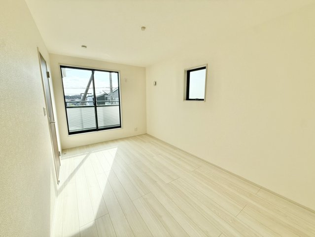 明石市魚住町西岡の洋室|フローリングなのでお掃除がラクラク♪