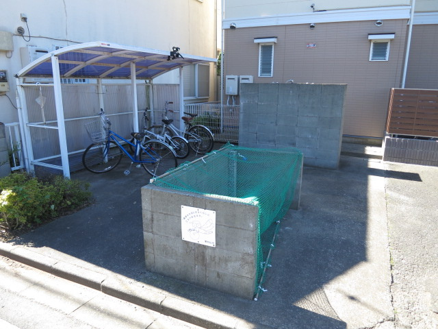 クレスト壱番館のその他共用部分|屋根付駐輪場