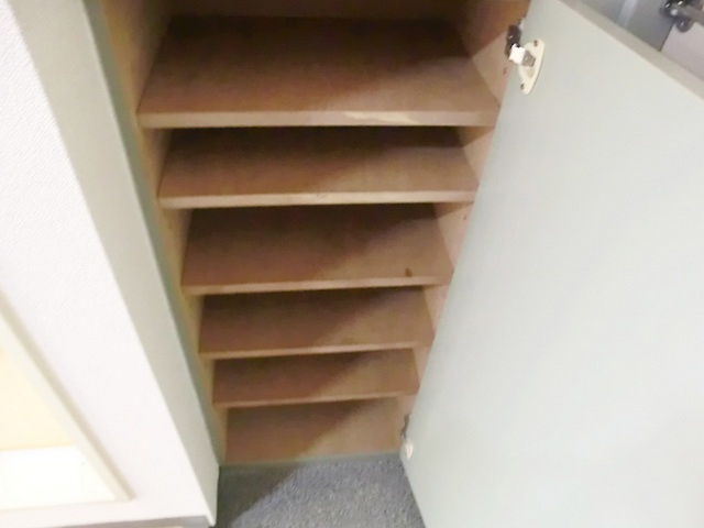 アムス小岩ＷＥＳＴの玄関|下駄箱付いてます。