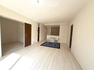 【外観】 | 本巣市下真桑平屋の新築建売全3棟！長期優良住宅！耐震等級3・住宅性能評価書取得！お車並列3台可能！ | 本巣市下真桑平屋の新築建売全3棟！長期優良住宅！耐震等級3・住宅性能評価書取得！お車並列3台可能！