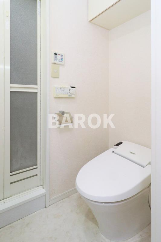 福岡市中央区港３丁目の賃貸マンションのトイレ