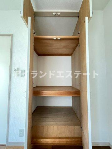 コート駒沢公園　出窓　通風良好　乾燥機付きの収納