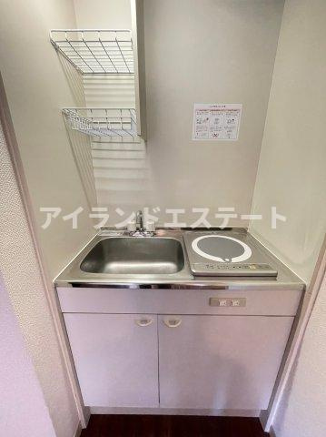 コート駒沢公園　出窓　通風良好　乾燥機付きのキッチン