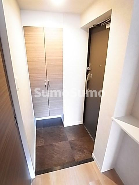 TOYOTOMi STAY　Premium 神戸湊川公園の玄関|ゆったりとした玄関です