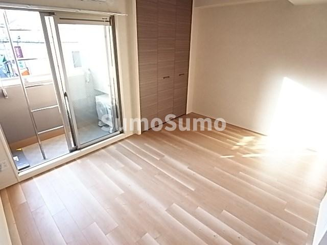 TOYOTOMi STAY　Premium 神戸湊川公園の居間・リビング|ゆったり過ごせるリビングです