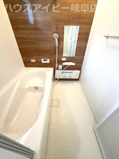 【浴室】 | 本巣市下真桑平屋の新築建売全3棟！長期優良住宅！耐震等級3・住宅性能評価書取得！お車並列3台可能！ | 本巣市下真桑平屋の新築建売全3棟！長期優良住宅！耐震等級3・住宅性能評価書取得！お車並列3台可能！