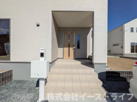 【新築戸建】　いわき市平下平窪１期　長期優良住宅　全３棟の玄関|3号棟写真　きれいで明るい玄関です