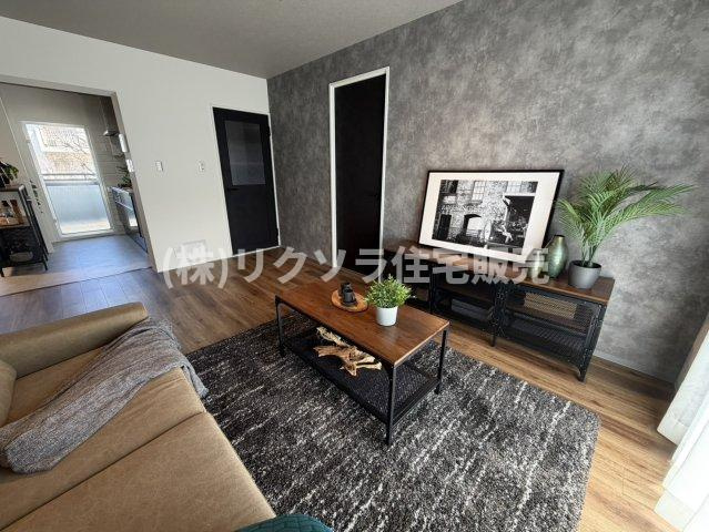 香里三井EG住宅のダイニング|家具・照明付き物件
■物件内覧・資金計画相談・住宅ローン相談、リフォーム相談、お問合せ受付中■
※当日・翌日のご内覧、ご相談はお電話でのお問合せがスムーズです！