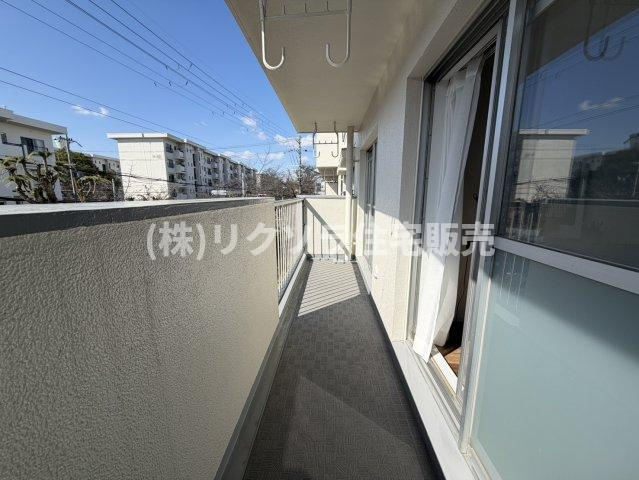 香里三井EG住宅のバルコニー|南向きで陽当たり良好
■物件内覧・資金計画相談・住宅ローン相談、リフォーム相談、お問合せ受付中■
※当日・翌日のご内覧、ご相談はお電話でのお問合せがスムーズです！