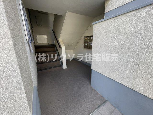 香里三井EG住宅のエントランス|■物件内覧・資金計画相談・住宅ローン相談、リフォーム相談、お問合せ受付中■
※当日・翌日のご内覧、ご相談はお電話でのお問合せがスムーズです！