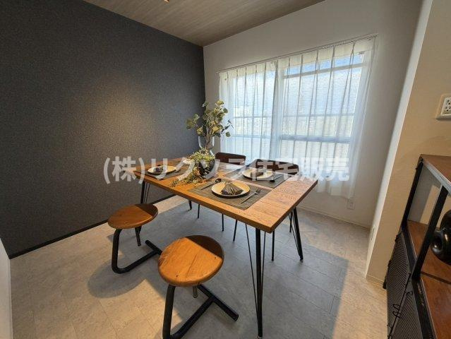 香里三井EG住宅のダイニング|家具・照明付き物件
■物件内覧・資金計画相談・住宅ローン相談、リフォーム相談、お問合せ受付中■
※当日・翌日のご内覧、ご相談はお電話でのお問合せがスムーズです！