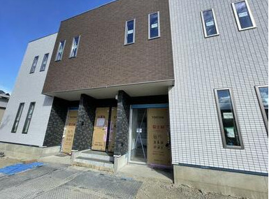 守山市伊勢町の店舗事務所の外観