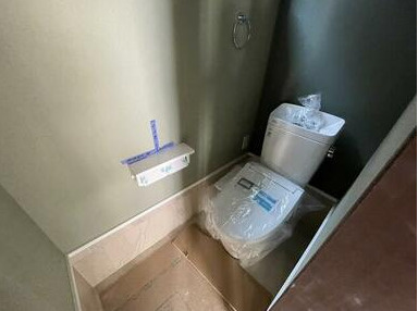 守山市伊勢町の店舗事務所のトイレ