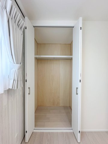 東区馬木6丁目 No.3の収納|全居室収納☆
4.5帖洋室のクローゼットです♪