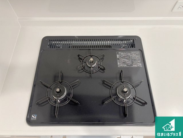 25(土)26(日)29(祝)現地説明会　枚方市片鉾本町　限定1邸の設備|ダブル高火力Ｓｉセンサー付きコンロ！３口あるので、まとめて料理をする時も大活躍！