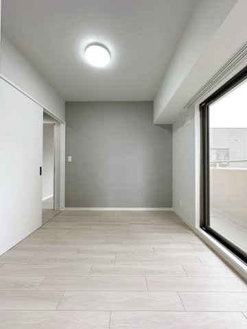 ローレルコート楽々園301の洋室|5帖の洋室☆