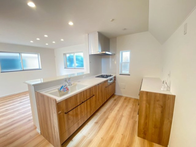 【参考プラン】 | 建築条件付き土地/南大泉7区画 | 1区画参考プラン
大型5LDK、主寝室11帖、大型ロフト14帖越え