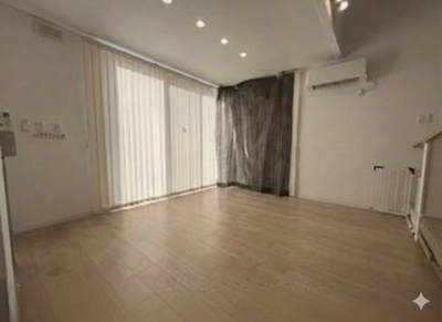 【居間・リビング】 | 真岡市八木岡5LDK中古住宅 | 室内をイメージしやすくするため、一部の家具を加工で消去しております。