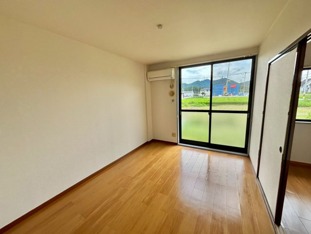 ファミィール北条の洋室