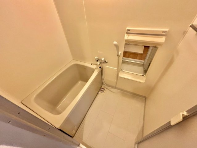 ファミィール北条の浴室