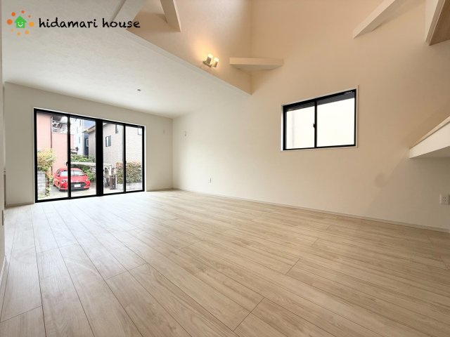 桶川市末広3期　新築戸建　TERRACE01の居間・リビング