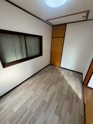 【洋室】 | 寺川5丁目貸家