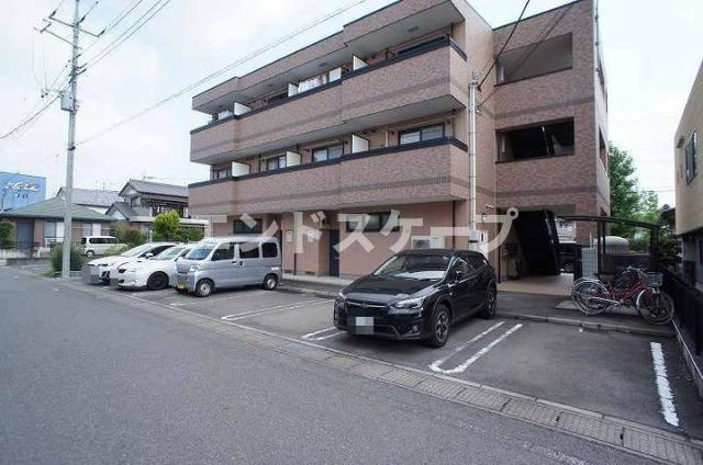 ラ・ビエントの駐車場|高崎、前橋のお部屋探しはエンドスケープまで！お客様の理想お聞かせ下さい♪