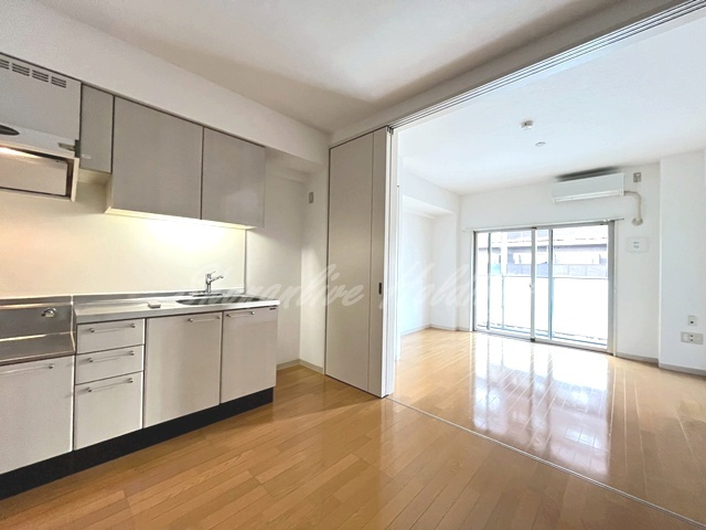 ステイブル協和の居間・リビング|南西向きで日当たり良好♪
