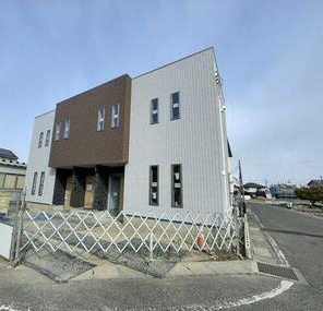 守山市伊勢町の店舗事務所の外観