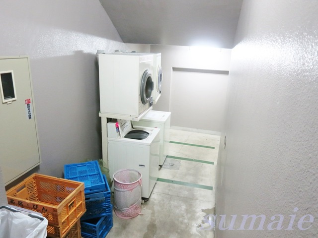 メインステージ王子駅前のその他共用部分|コインランドリーの中です