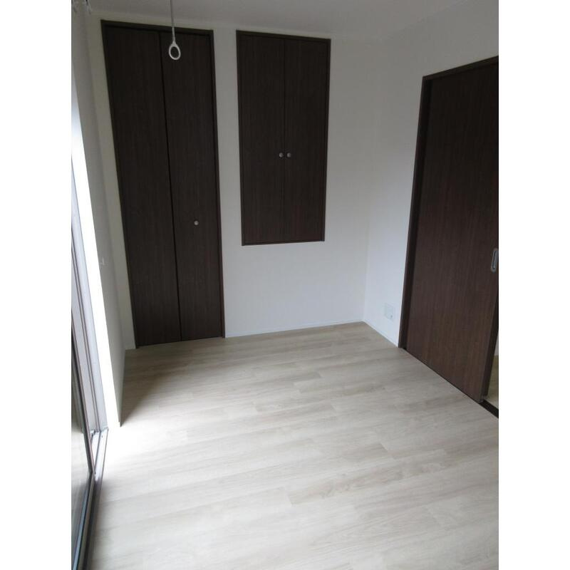 ユアメゾン睦町の寝室|2面採光の洋室♪