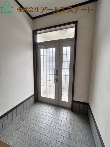 加古川市平岡町一色西1丁目　　山陽電鉄「別府駅」徒歩16分の玄関