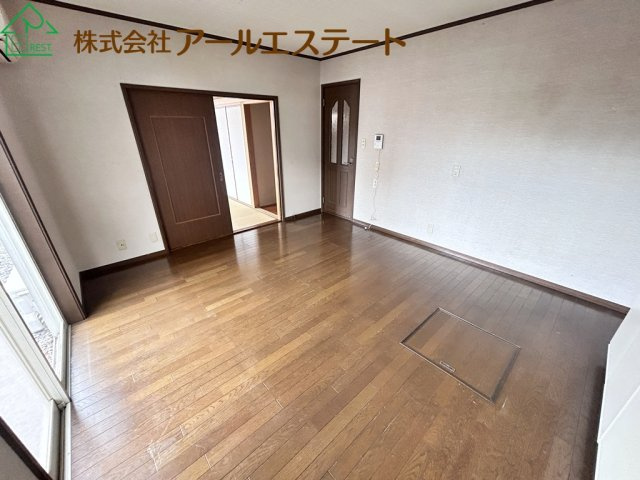 加古川市平岡町一色西1丁目　　山陽電鉄「別府駅」徒歩16分の居間・リビング