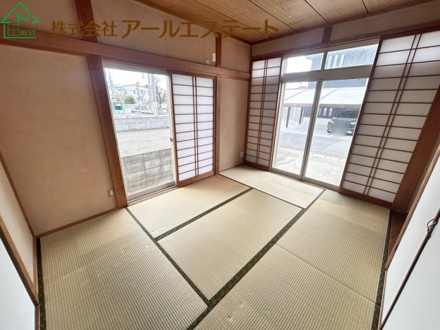 加古川市平岡町一色西1丁目　　山陽電鉄「別府駅」徒歩16分の和室