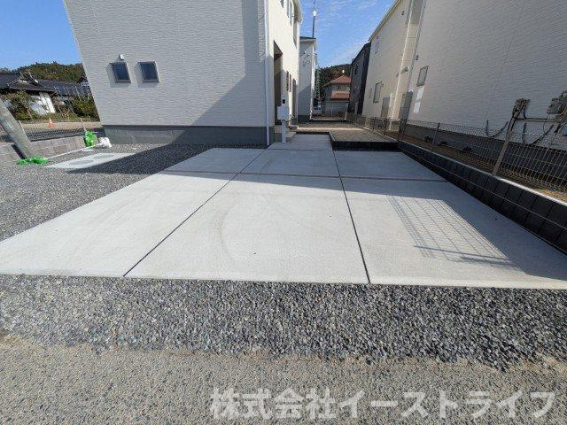 【新築戸建】　いわき市平下平窪2期　全5棟　長期優良住宅の駐車場|1号棟写真　カースペースです。3台駐車可能（車種による）